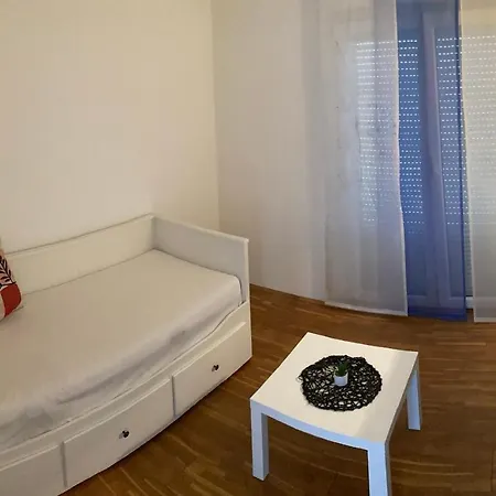 Apartment Lovre I