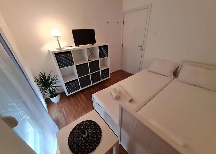 Lovre I Apartman Zára