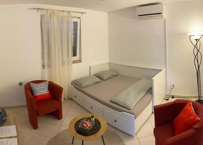 Lovre I Apartman Zára